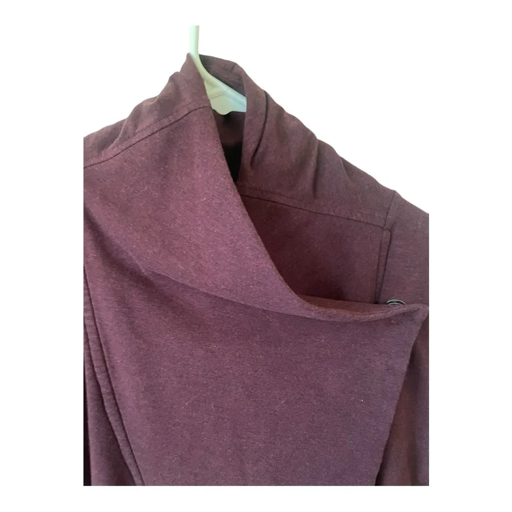 Lululemon Thats A Wrap Women’s Maroon Jacket Size 10 - Picture 4 of 7
